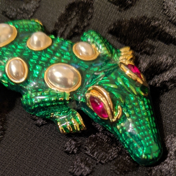 Kenneth Lane Vintage green enamel with pearl cabochon stones brooch - Picture 2 of 11